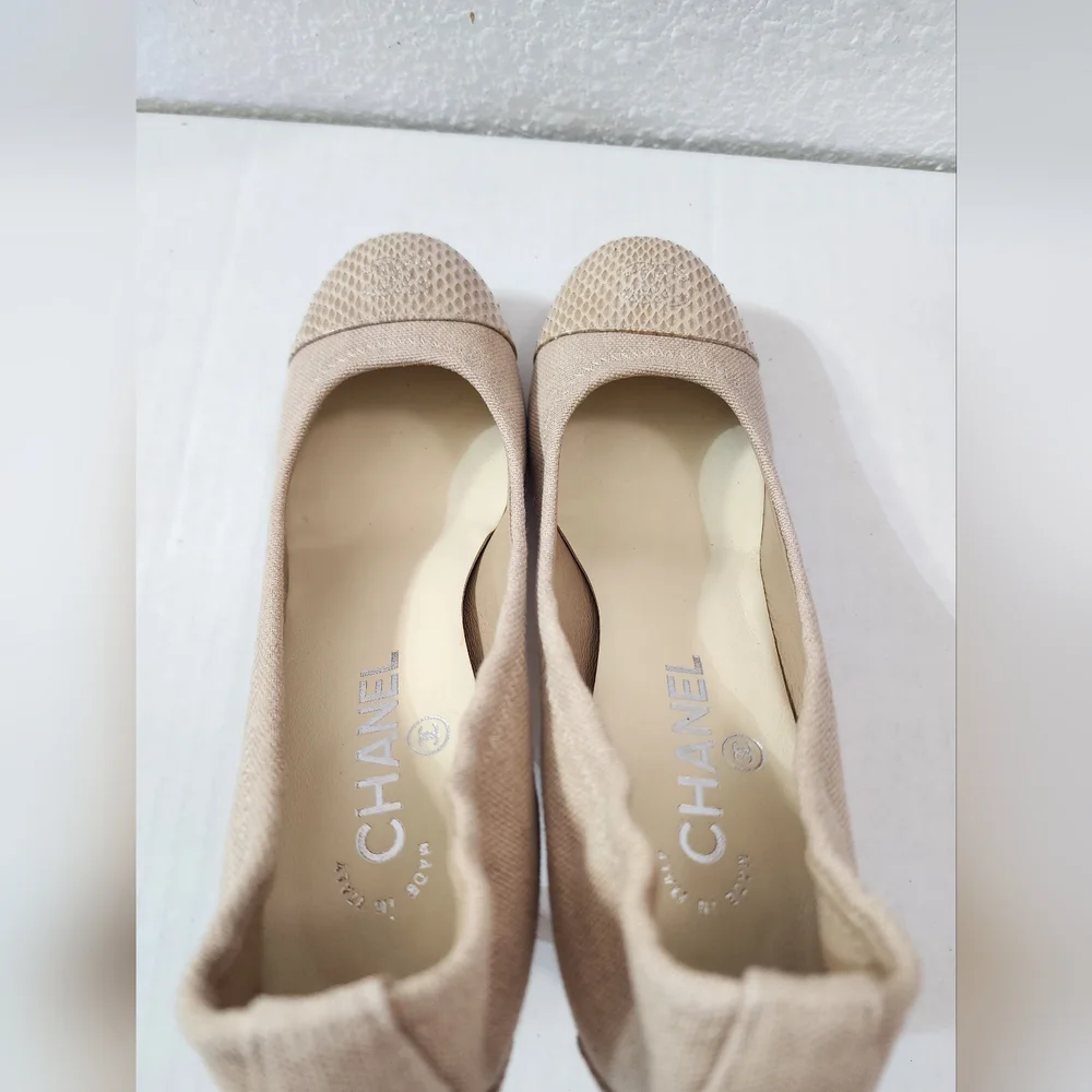 CHANEL Cap Toe Pumps Beige Canvas Snakeskin Leather EU 39.5 US 8.5